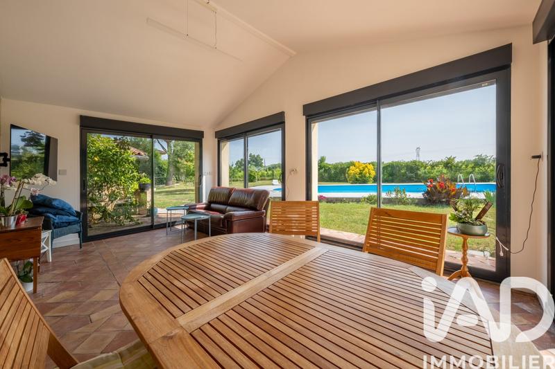 Maison - 409 m² - 10 pièces