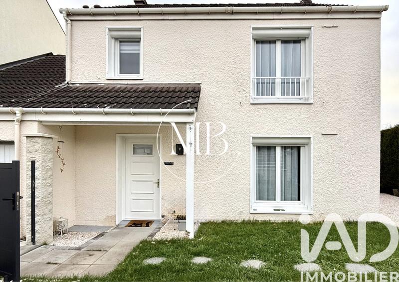 Maison - 95 m² - 5 pièces