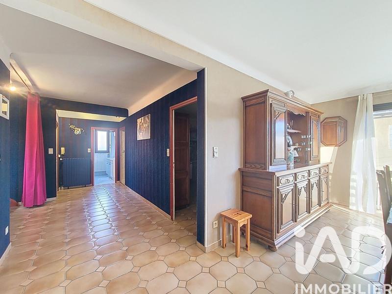 Maison - 223 m² - 11 pièces