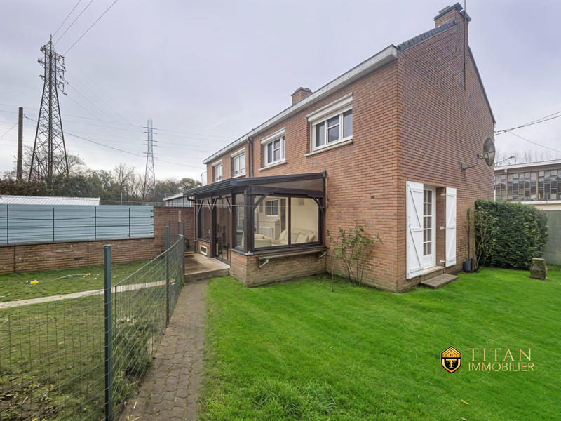 Maison - 90 m² - 5 pièces