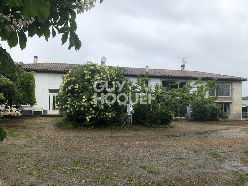 Maison - 290 m² - 8 pièces