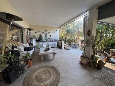 Maison - 206 m² - 3 pièces