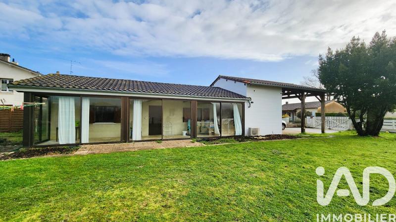 Maison - 235 m² - 10 pièces