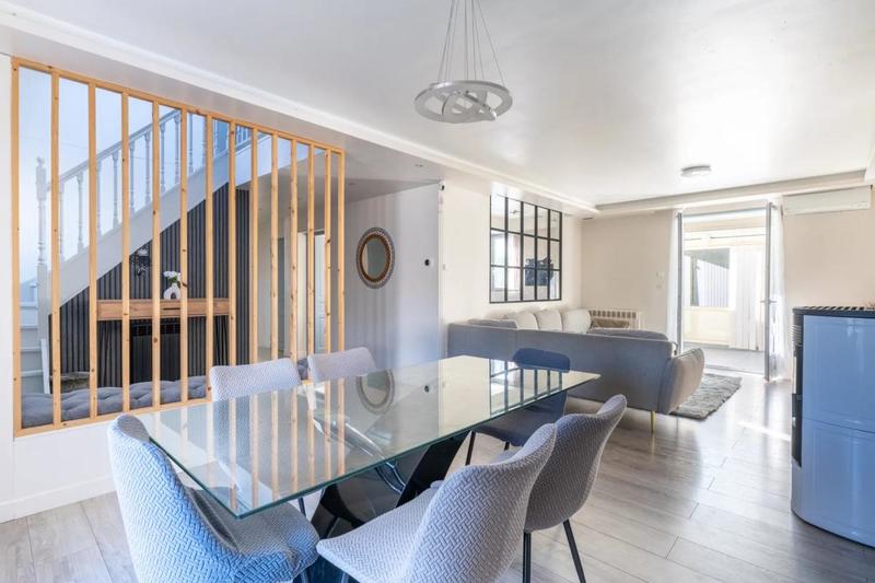 Maison - 158 m² - 6 pièces