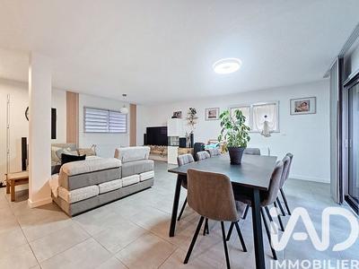 Maison - 101 m² - 5 pièces