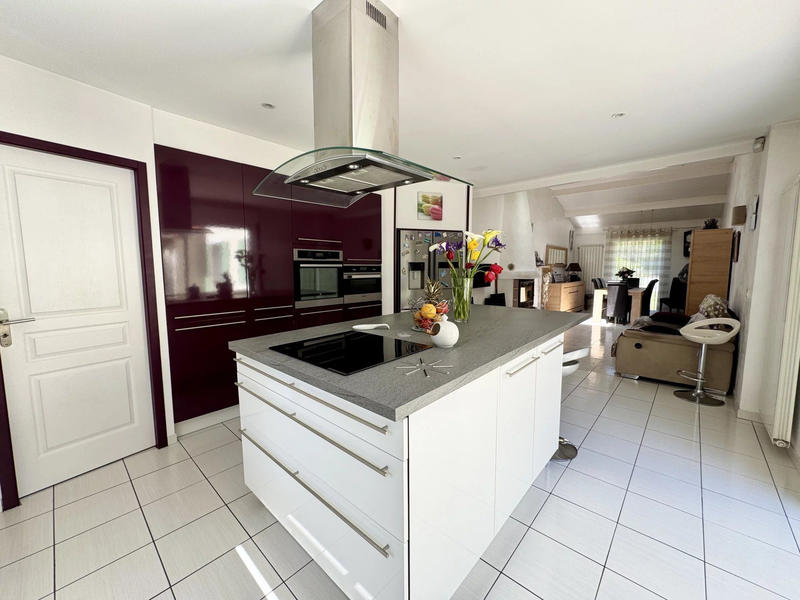 Maison - 163 m² - 6 pièces