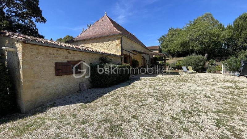 Maison en pierre - 266 m² - 10 pièces