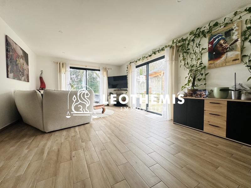 Maison - 93 m² - 4 pièces