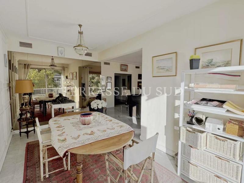 Appartement - 145 m² - 5 pièces