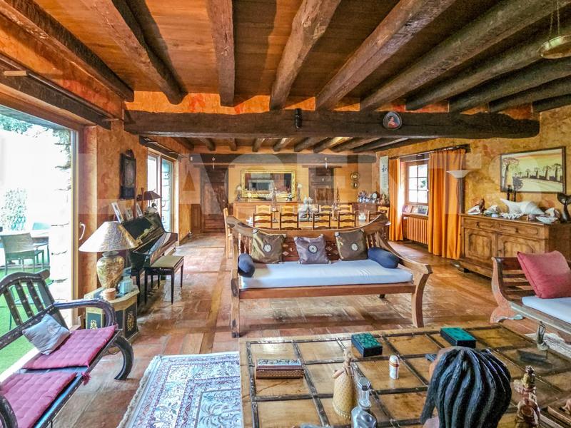 Maison en pierre - 282 m² - 9 pièces