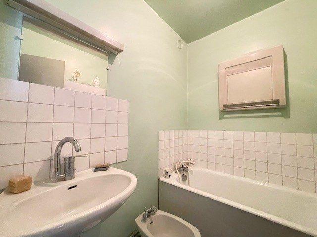 Appartement - 85 m² - 6 pièces