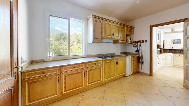 Villa - 469 m² - 9 pièces