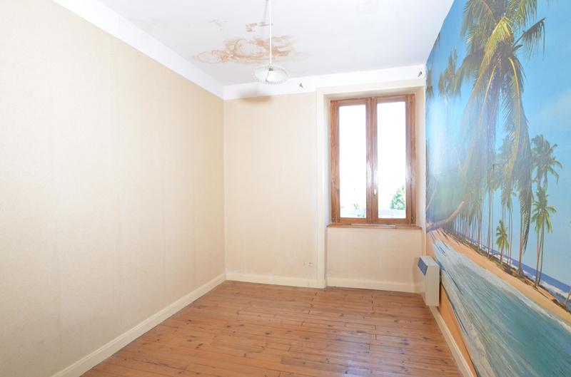 Maison - 241 m² - 10 pièces