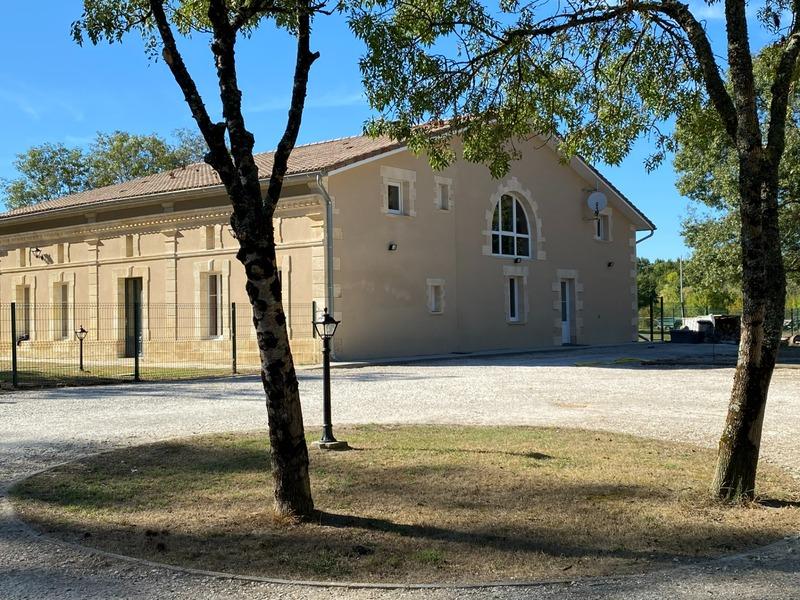 Maison - 482 m² - 12 pièces