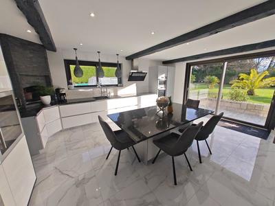 Propriété - 350 m² - 8 pièces