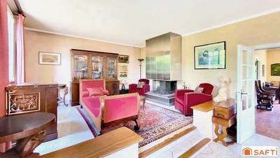 Maison - 181 m² - 9 pièces