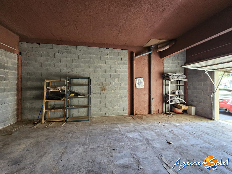 Parking / Garage - 43 m²