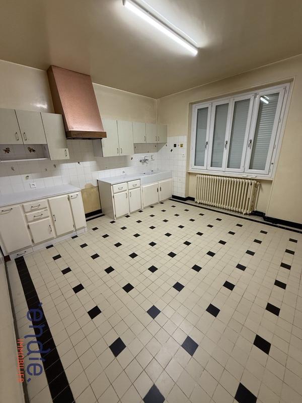 Maison - 161 m² - 7 pièces