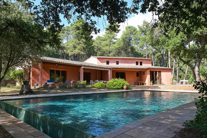 Maison - 232 m² - 6 pièces