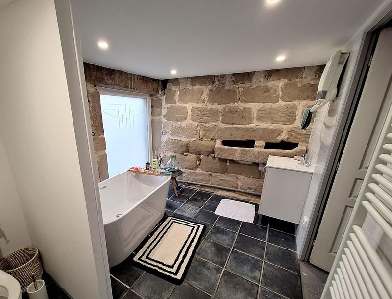 Maison - 240 m² - 5 pièces