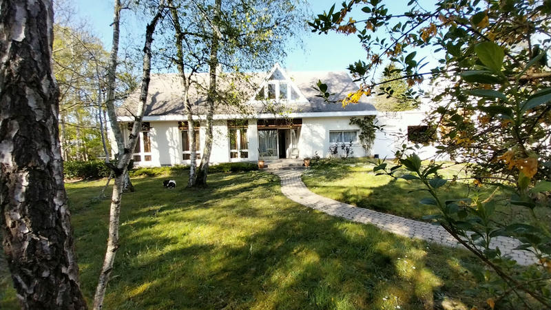 Maison - 245 m² - 8 pièces