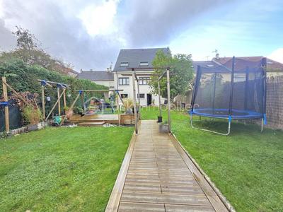 Maison - 193 m² - 8 pièces