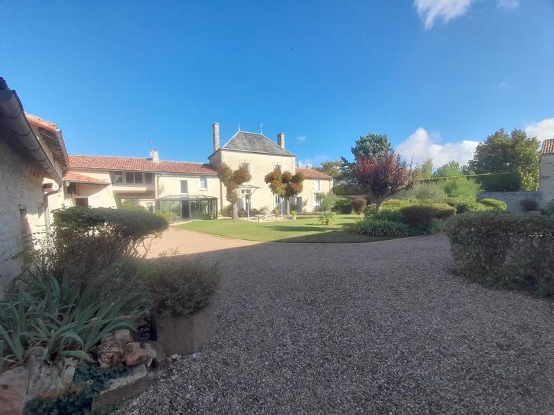 Maison de maîtres - 276 m² - 10 pièces