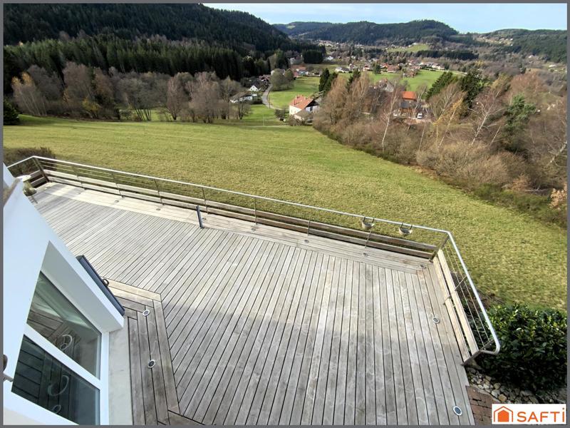 Maison - 230 m² - 7 pièces