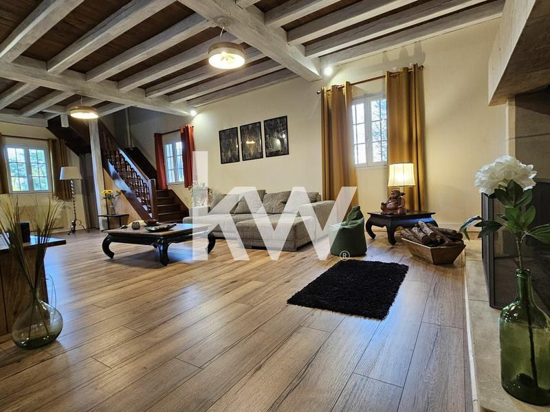 Maison - 257 m² - 6 pièces