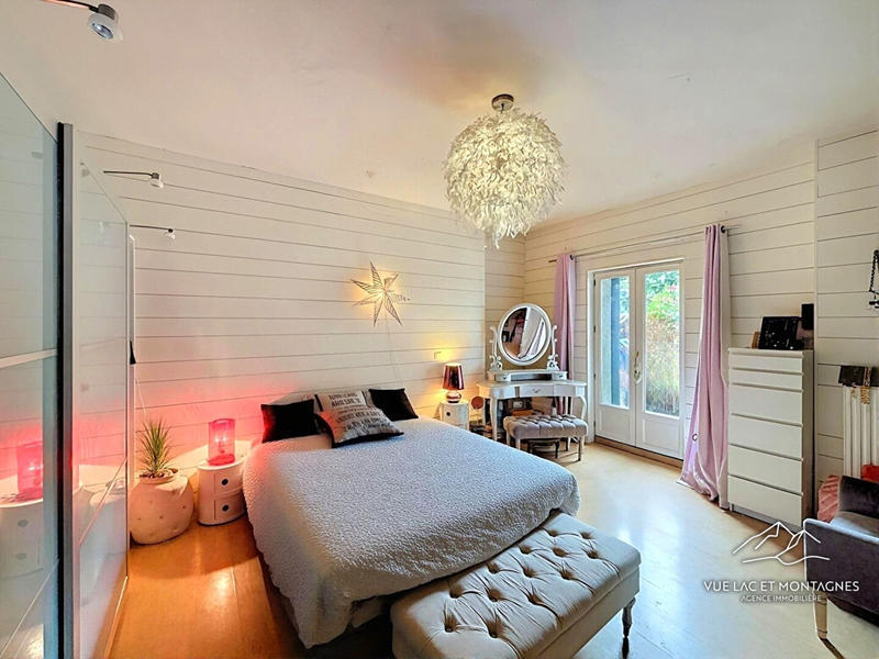 Maison - 240 m² - 5 pièces