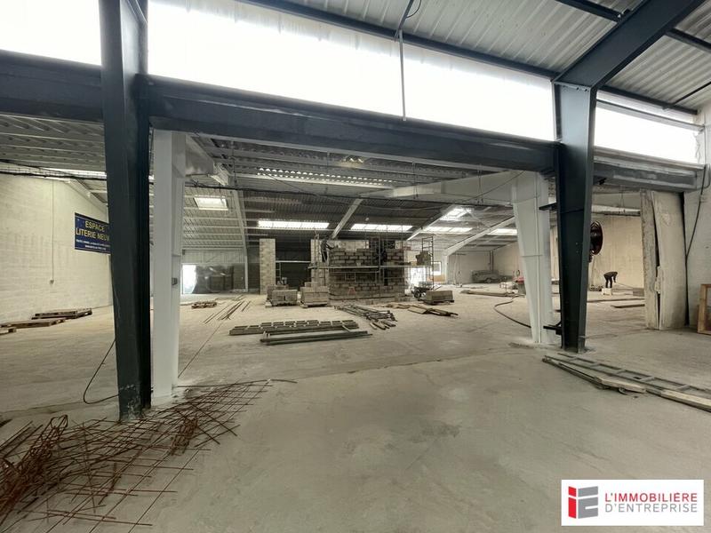 Local commercial - 922 m²