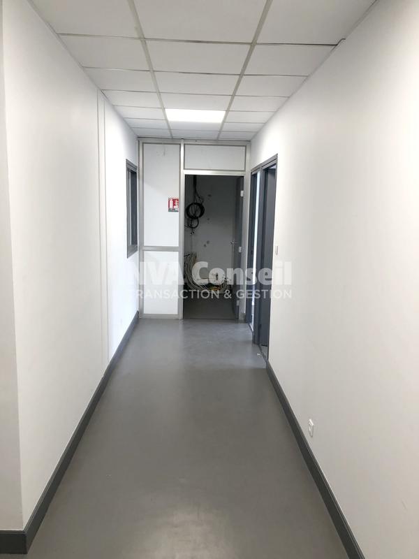 Local d'activités - 1 199 m²