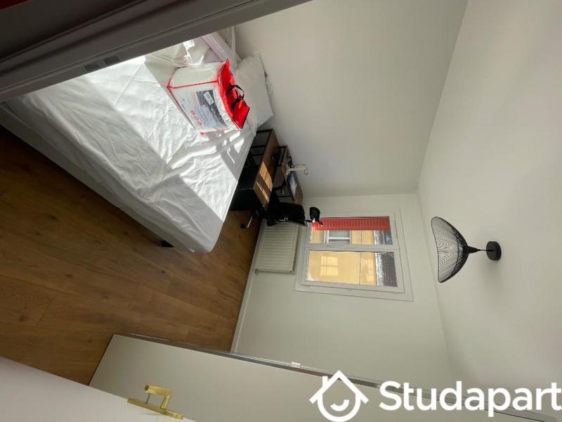 Chambre - 11 m² - 1 pièce