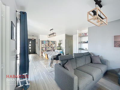 Maison - 93 m² - 4 pièces