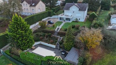 Maison - 300 m² - 7 pièces