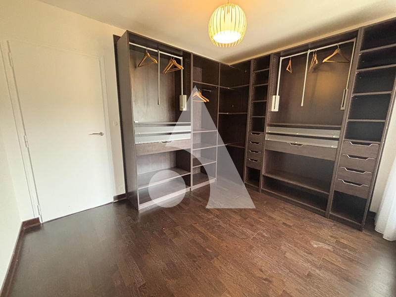 Appartement - 100 m² - 4 pièces