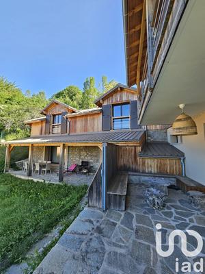 Châlet - 375 m² - 10 pièces