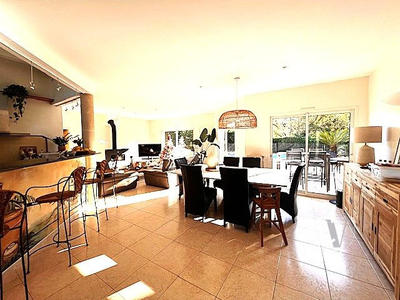 Villa - 170 m² - 6 pièces