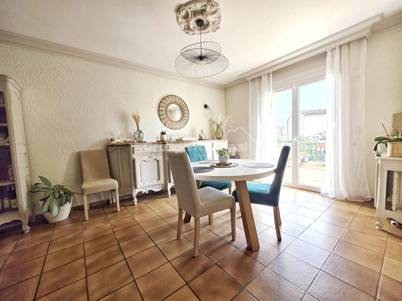 Maison - 270 m² - 6 pièces