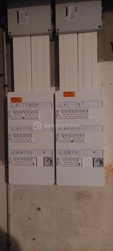 Maison traditionnelle - 209 m² - 6 pièces