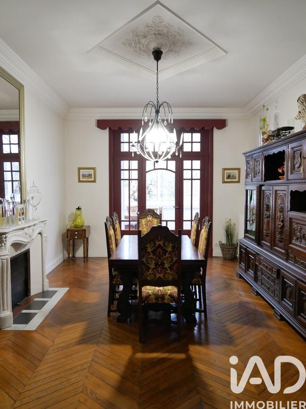 Maison - 231 m² - 8 pièces