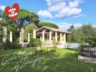 Maison - 240 m² - 8 pièces