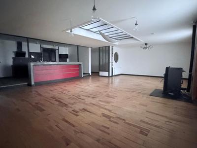 Maison - 205 m² - 6 pièces