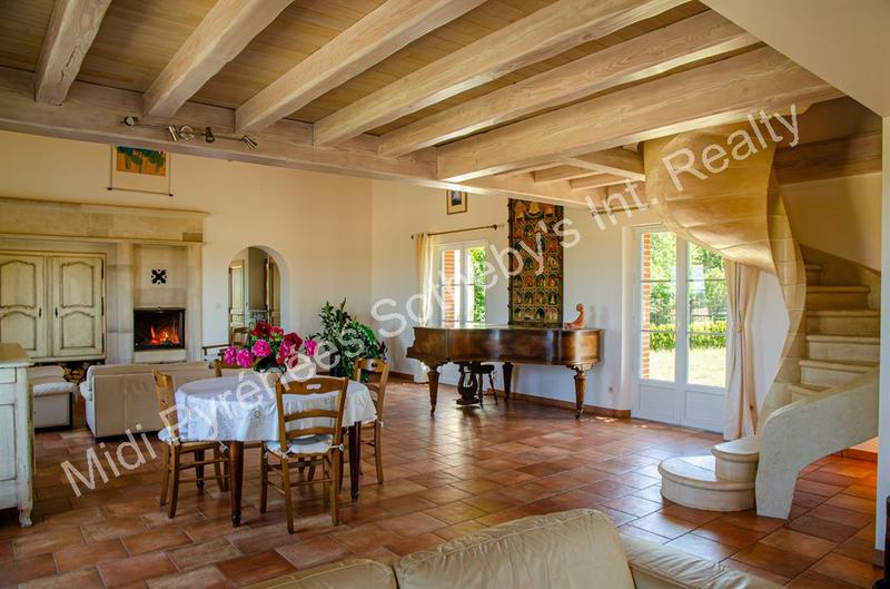 Maison - 278 m² - 7 pièces