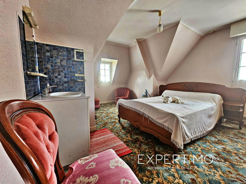 Maison - 217 m² - 8 pièces