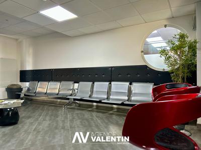 Local commercial - 398 m² - 8 pièces