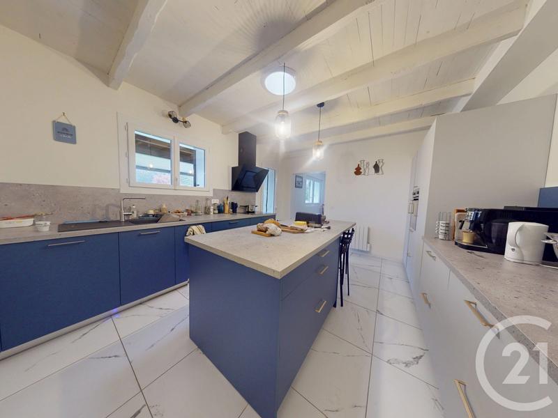 Maison - 179 m² - 7 pièces