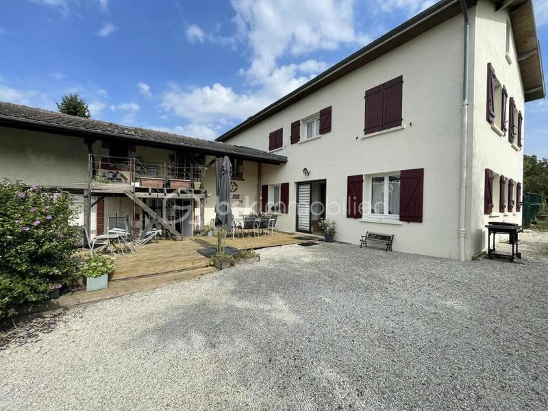 Propriété - 275 m² - 12 pièces