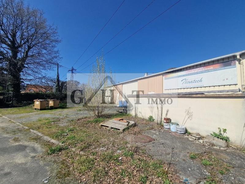 Terrain industriel - 2 600 m²