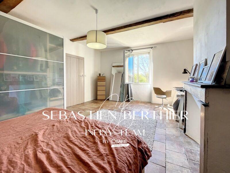 Maison - 180 m² - 6 pièces